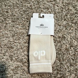 NWT Alo yoga throwback socks